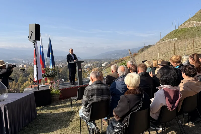 Nagovor zbranim ob dnevu Maribora na pobočju Piramide.