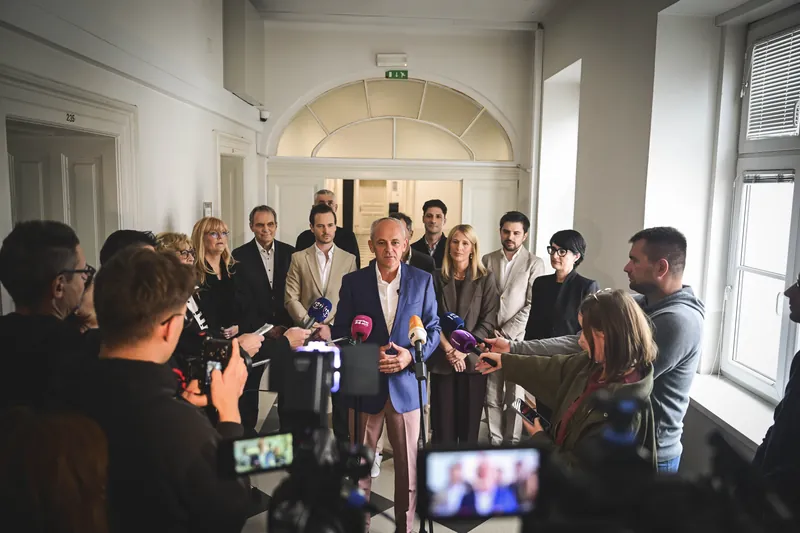Predstavitev kandidature in ekipe novinarjem po oddaji dokumentacije